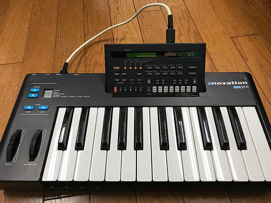 YAMAHA QY10 with Novation mm10-X